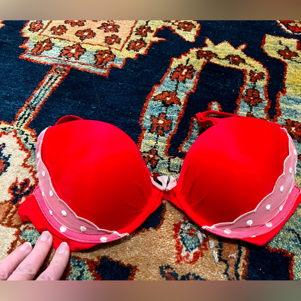 Victoria’s Secret bra 36c
